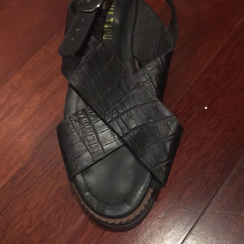 Sandals - Picture 6 of 7